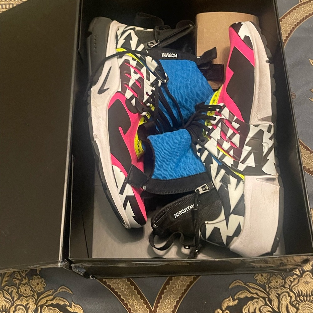 NIKE ACRONYM PRESTO- PINK SIZE 8 (MEN)